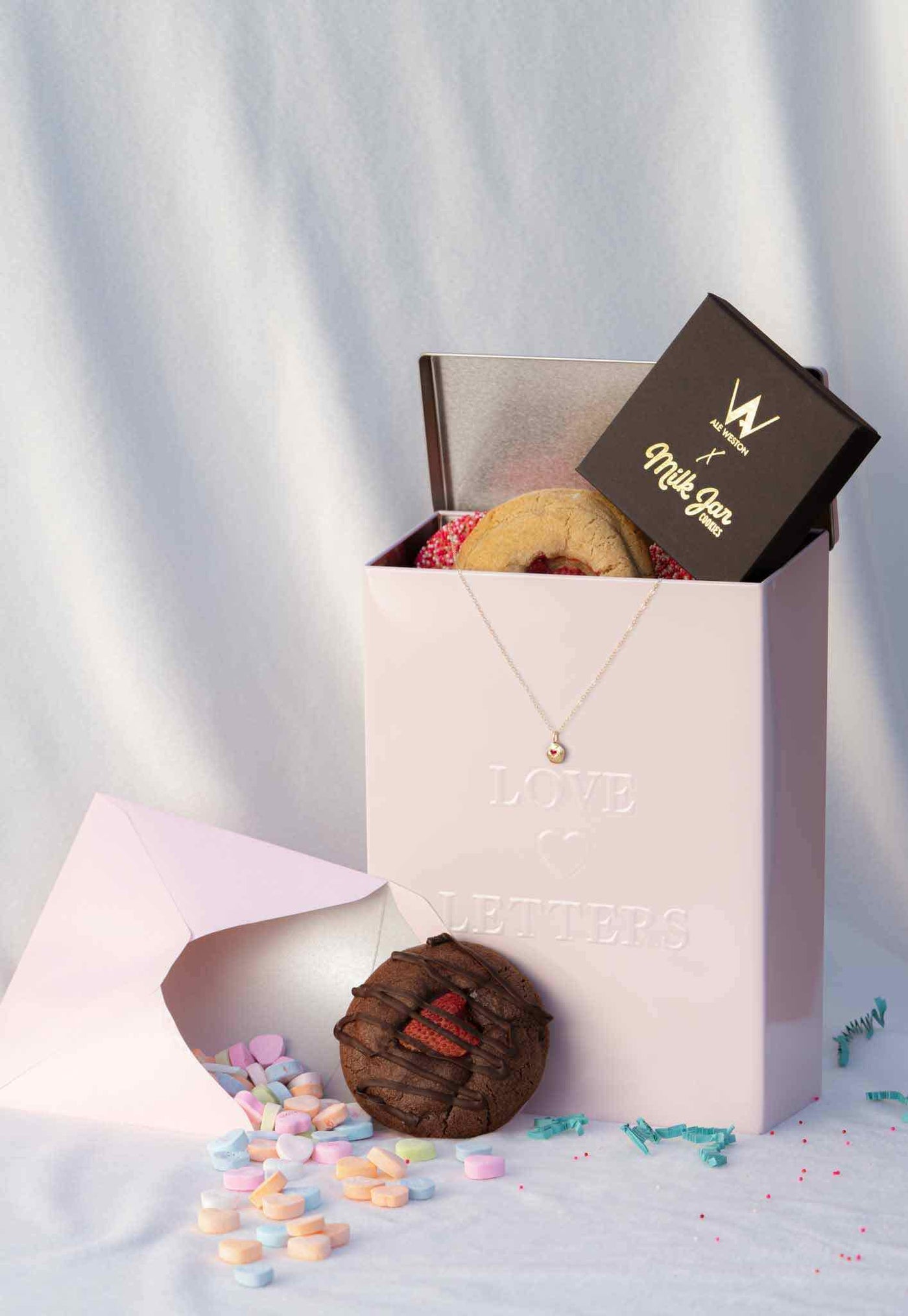Ale Weston Necklace and Cookie Set